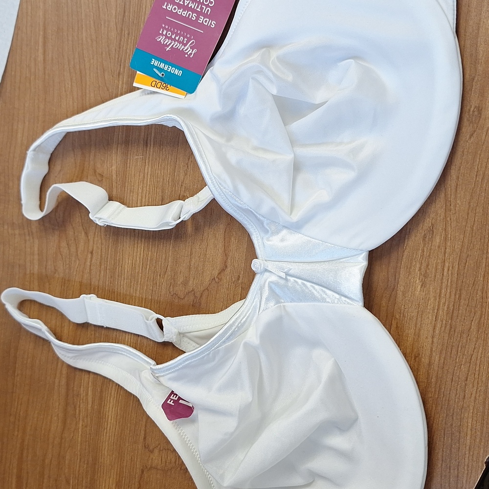New with Tags Olga® Signature Support® Satin Bra - 35002 36DD